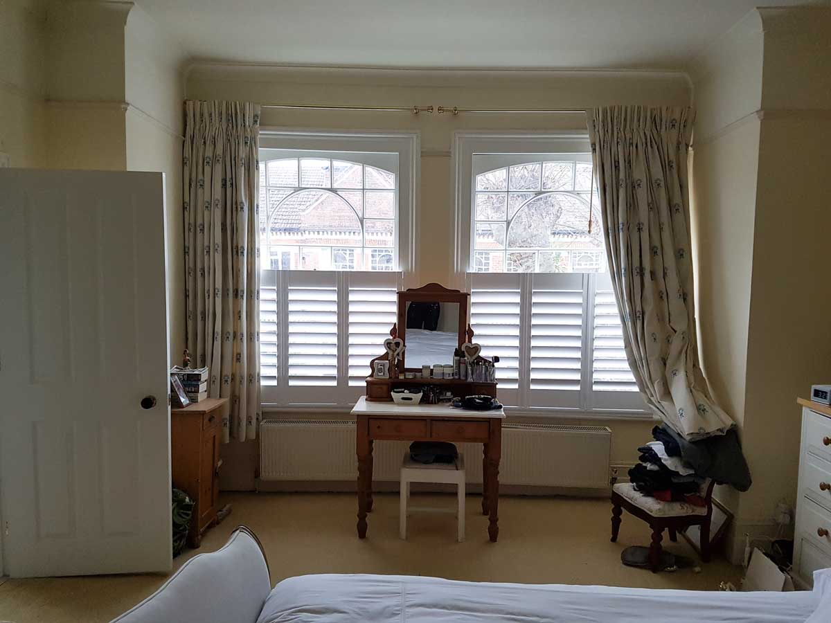 cafe-style-shutters-on-sash-windows